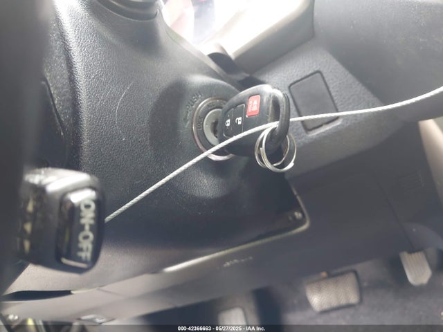 JTMBFREV4FD147875 Toyota RAV4 LE