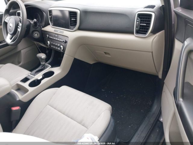 KNDPMCAC9N7017360 KIA Sportage Lx
