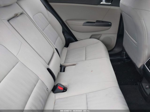 KNDPMCAC9N7017360 KIA Sportage Lx