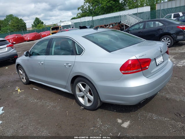 Volkswagen 2015 2015 1VWBT7A3XFC011108 Image 3