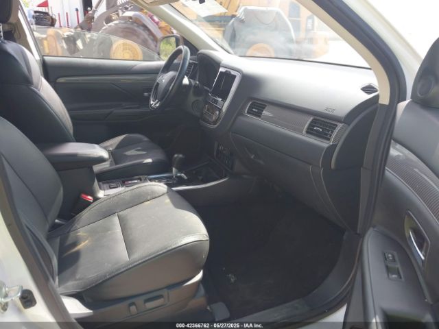 2019 MITSUBISHI OUTLANDER JA4AD3A3XKZ010420 Photo 4