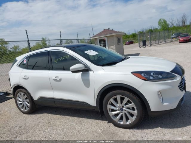 1FMCU9DZXNUA38992 Ford Escape Titanium Hybrid