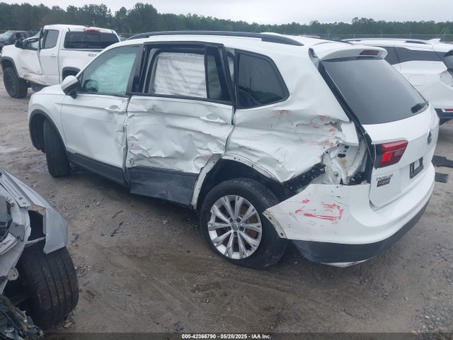 3VV1B7AX1JM032250 Volkswagen Tiguan