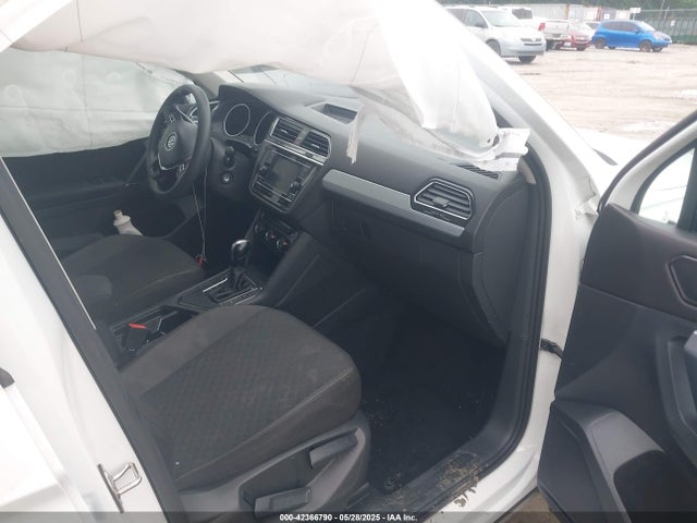 3VV1B7AX1JM032250 Volkswagen Tiguan