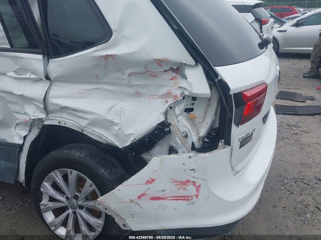 3VV1B7AX1JM032250 Volkswagen Tiguan