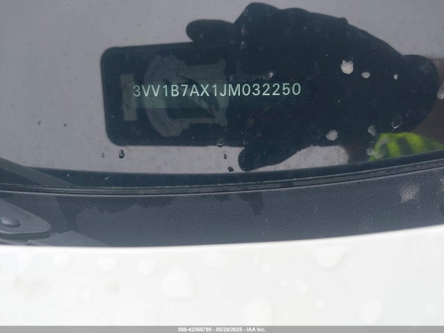 3VV1B7AX1JM032250 Volkswagen Tiguan