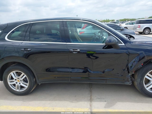 Porsche Cayenne 2016 WP1AA2A24GKA11755 Image 13
