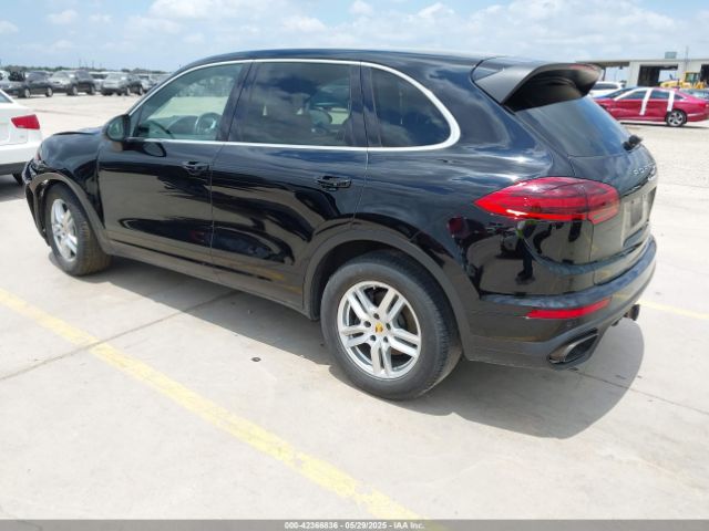 2016 PORSCHE CAYENNE WP1AA2A24GKA11755 Photo 2