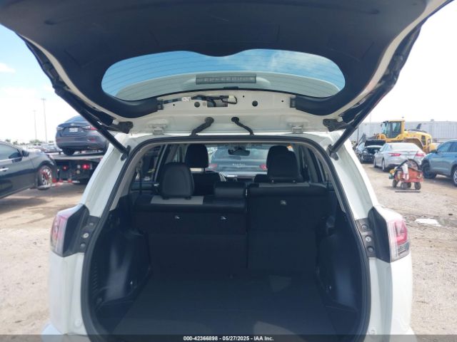 JTMYFREV0HJ721547 Toyota Rav4 Limited
