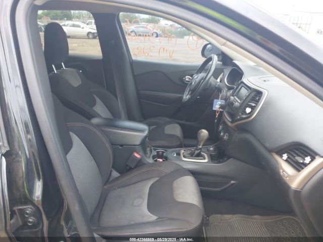 2016 JEEP CHEROKEE 1C4PJMAB9GW323280 Photo 4