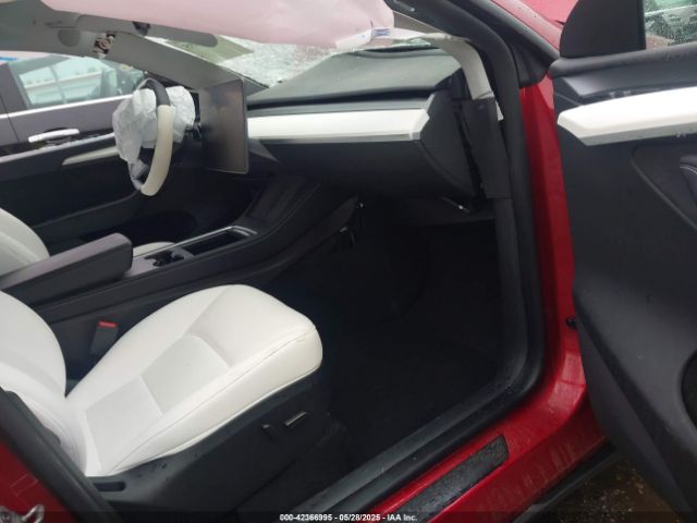 2024 TESLA MODEL Y 7SAYGDED9RA304010 Photo 4