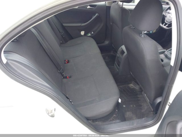 3VWD67AJ2GM274790 Volkswagen Jetta