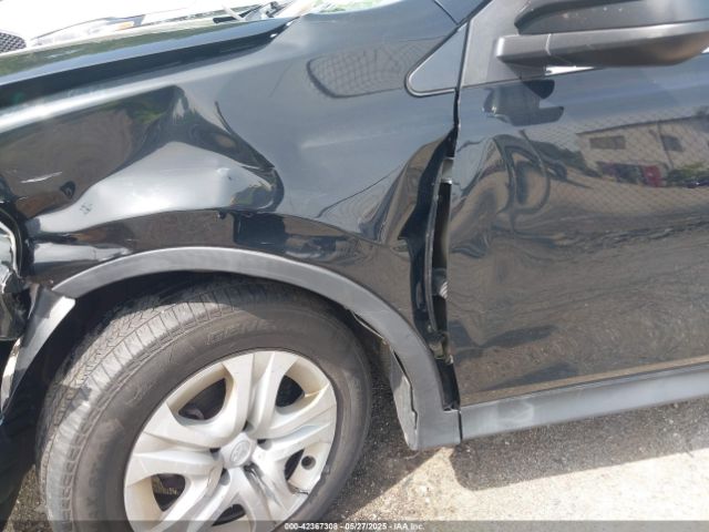 2T3BFREV5FW256638 Toyota RAV4 LE