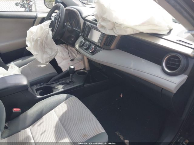 2T3BFREV5FW256638 Toyota RAV4 LE