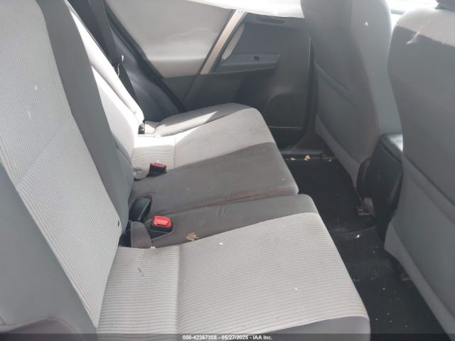 2T3BFREV5FW256638 Toyota RAV4 LE