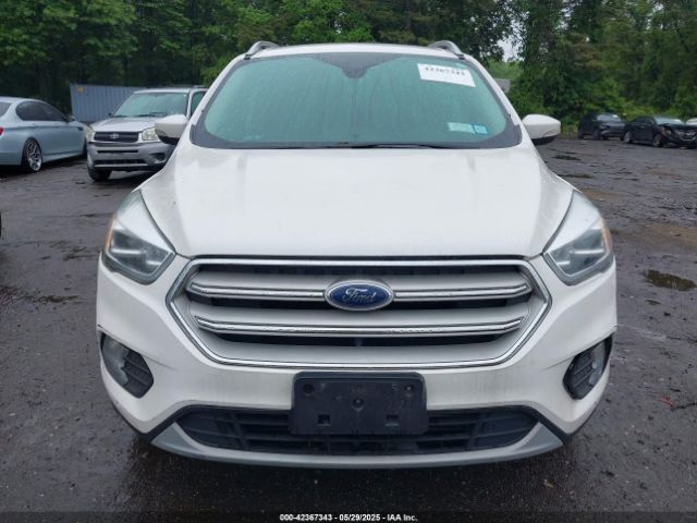 1FMCU9J91JUA61866 Ford Escape Titanium