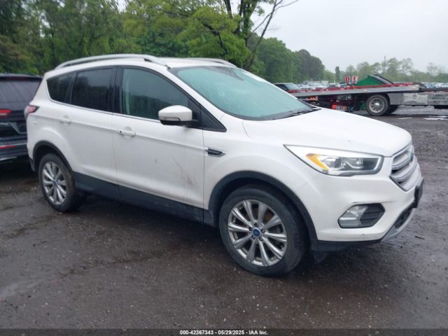 1FMCU9J91JUA61866 Ford Escape Titanium