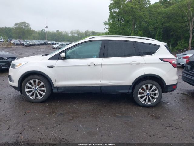 1FMCU9J91JUA61866 Ford Escape Titanium