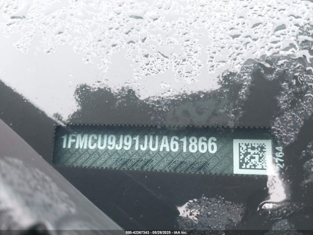1FMCU9J91JUA61866 Ford Escape Titanium