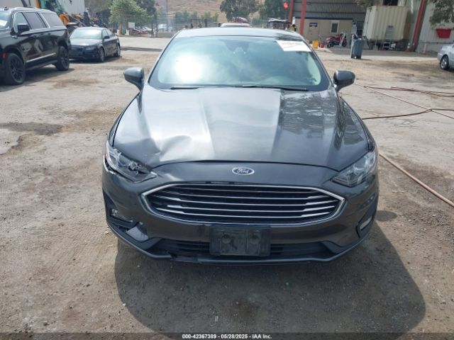 3FA6P0HD1KR177114 Ford FUSION SE