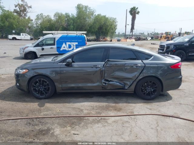 3FA6P0HD1KR177114 Ford FUSION SE