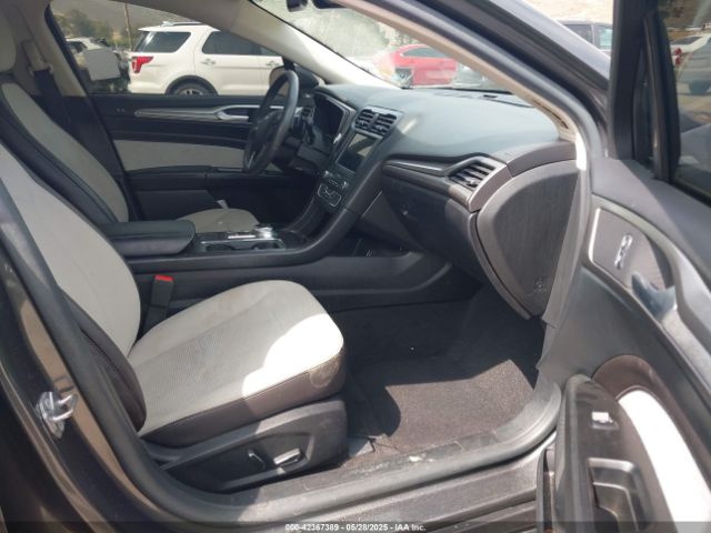 3FA6P0HD1KR177114 Ford FUSION SE