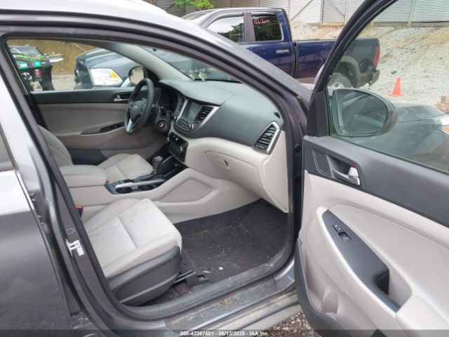 2018 HYUNDAI TUCSON KM8J3CA47JU682850 Photo 4