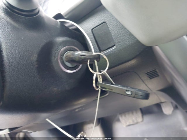 JTMRFREV9HJ703746 Toyota Rav4 Xle