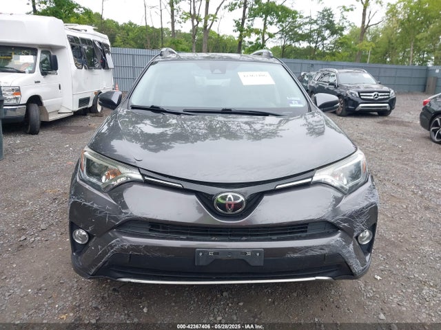 JTMRFREV9HJ703746 Toyota Rav4 Xle