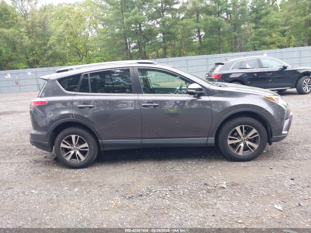 JTMRFREV9HJ703746 Toyota Rav4 Xle