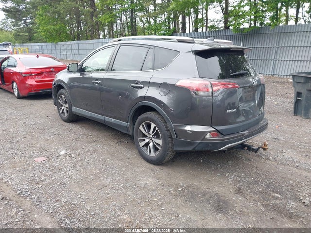JTMRFREV9HJ703746 Toyota Rav4 Xle