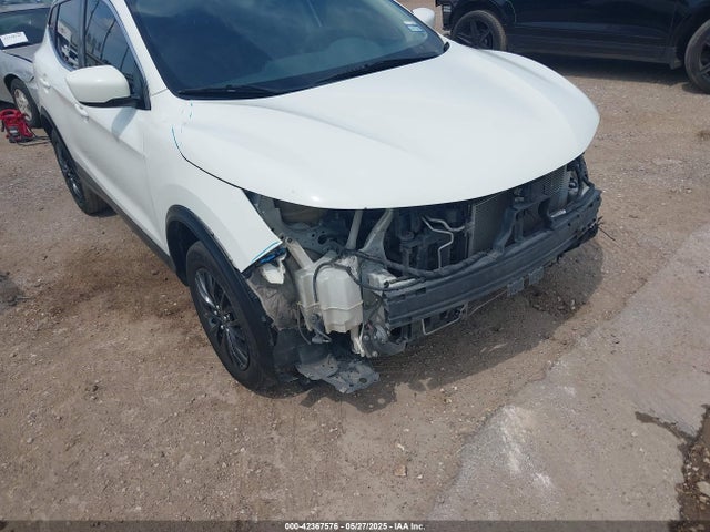 JN1BJ1CP4KW226520 Nissan 2019