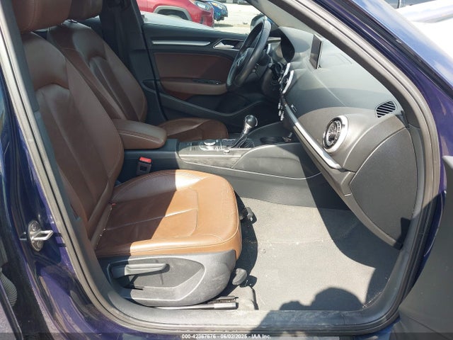 2018 AUDI A3 WAUAUGFF9J1044908 Photo 4