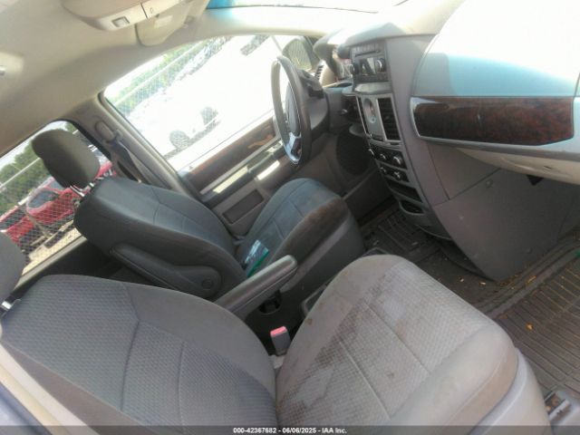 2010 CHRYSLER TOWN & COUNTRY 2A4RR5D15AR329095 Photo 4