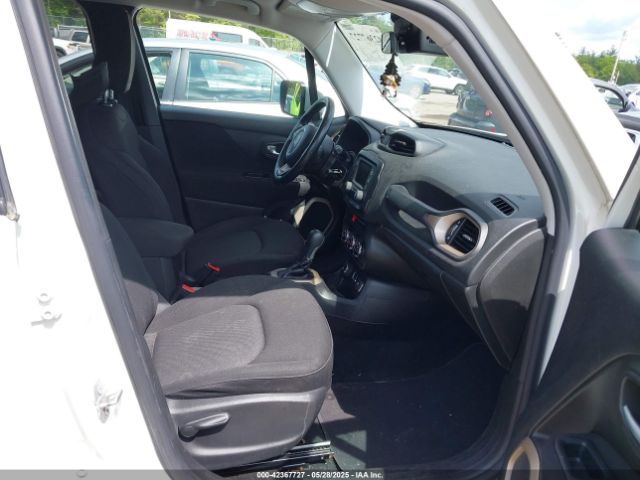 ZACCJBBT0FPB67652 Jeep Renegade Latitude