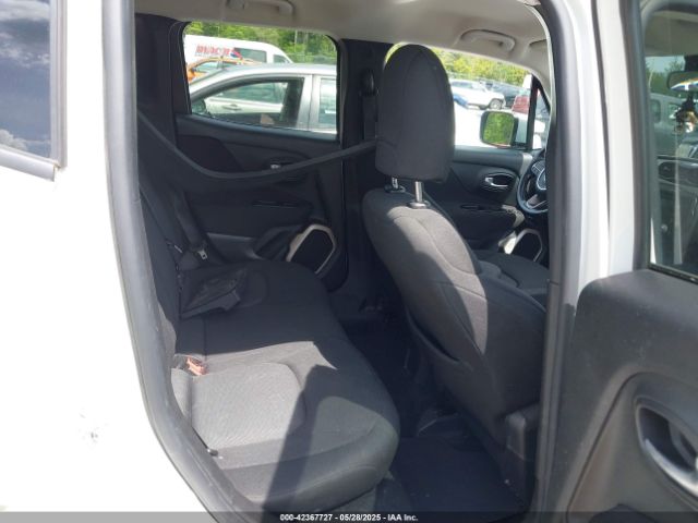 ZACCJBBT0FPB67652 Jeep Renegade Latitude
