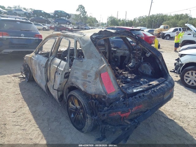 2018 AUDI Q3 WA1HCCFSXJR033163 Photo 2