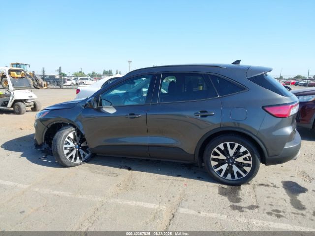 1FMCU0BZ3LUC49186 Ford Escape Se Sport Hybrid
