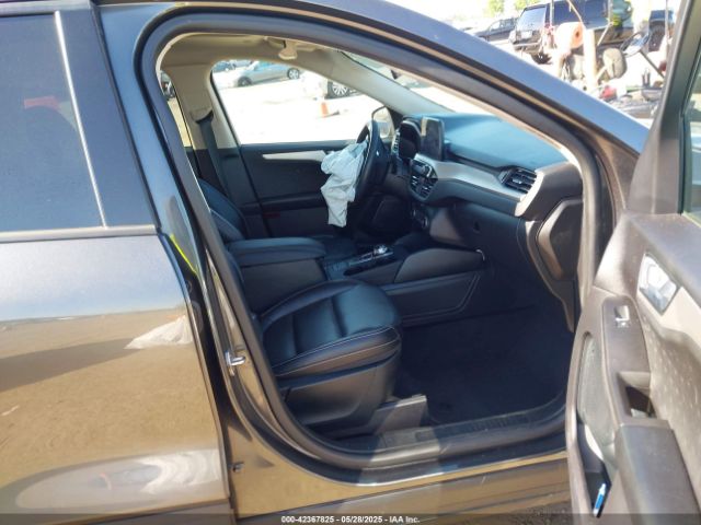1FMCU0BZ3LUC49186 Ford Escape Se Sport Hybrid