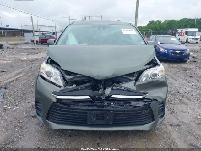 5TDKZ3DCXJS957822 Toyota Sienna Le 8 Passenger