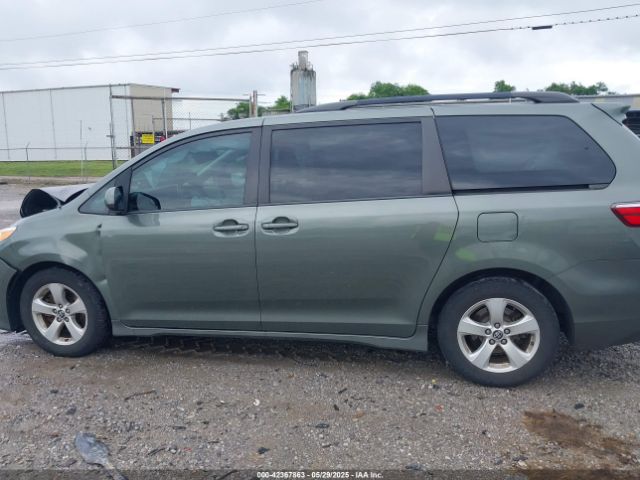 5TDKZ3DCXJS957822 Toyota Sienna Le 8 Passenger