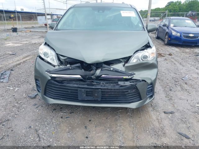 5TDKZ3DCXJS957822 Toyota Sienna Le 8 Passenger