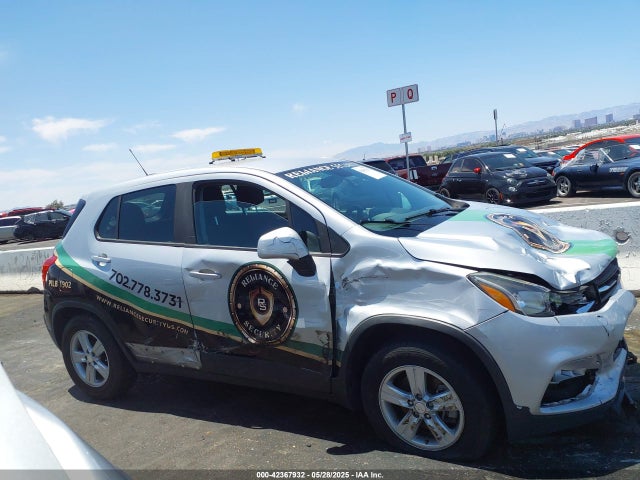 Chevrolet TRAX LS 2019 3GNCJKSB0KL299703 Image 13