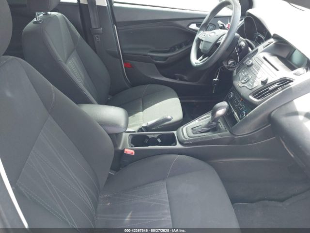 1FADP3K27HL299855 Ford FOCUS SE