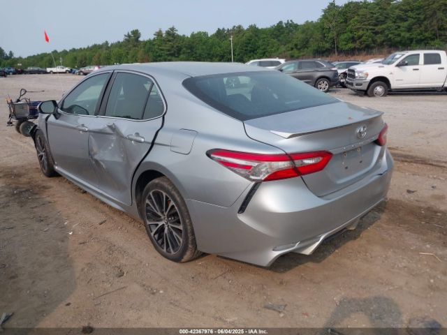 2018 TOYOTA CAMRY 4T1B11HK7JU076015 Photo 2