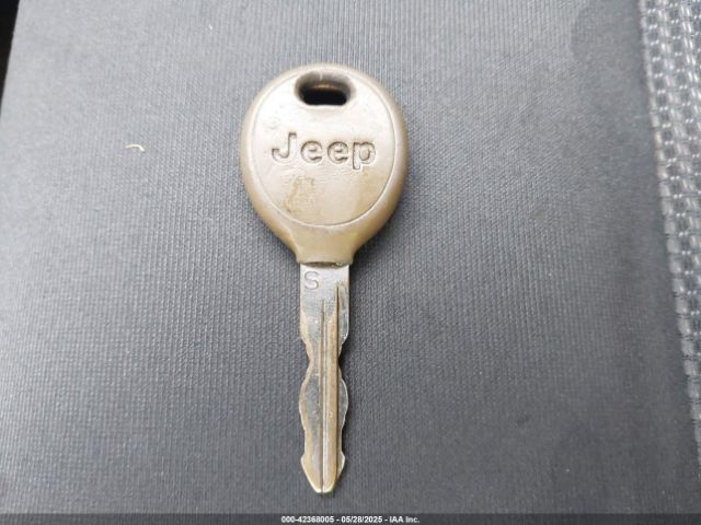 1C4NJPBA0GD679272 Jeep Patriot Sport