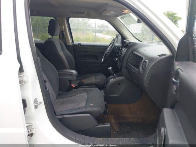 1C4NJPBA0GD679272 Jeep Patriot Sport