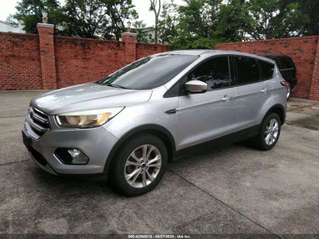 1FMCU0GDXHUA53654 Ford ESCAPE SE