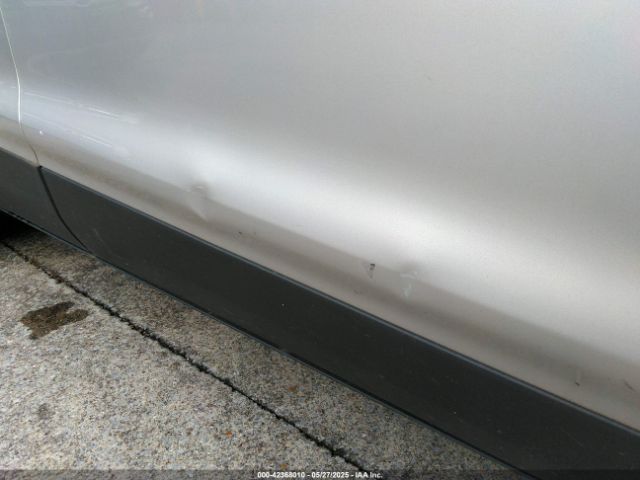 1FMCU0GDXHUA53654 Ford ESCAPE SE