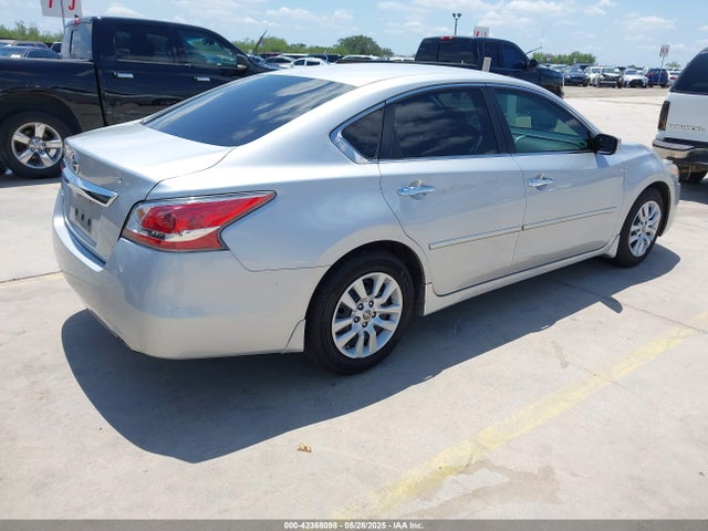 1N4AL3AP3FN876295 Nissan 2015